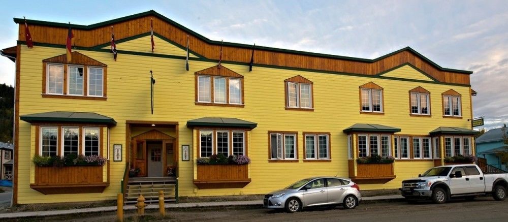 Aurora Inn Dawson City Exterior photo
